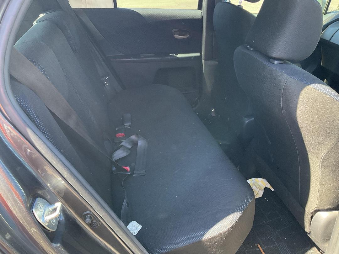 Photo '7' of Toyota Vitz