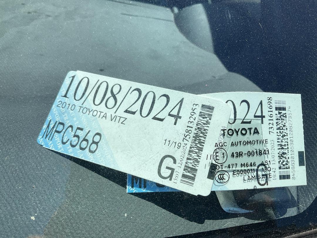 Photo '11' of Toyota Vitz