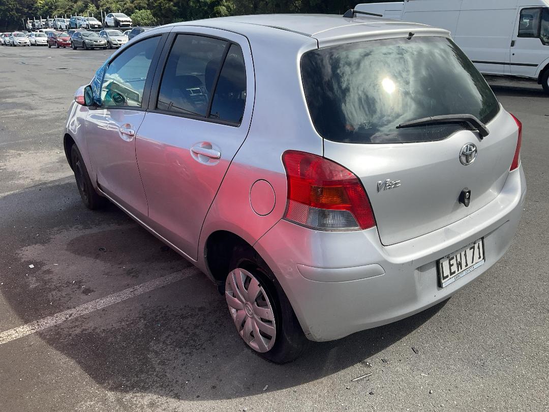 Photo '3' of Toyota Vitz Photo '3' of Toyota Vitz