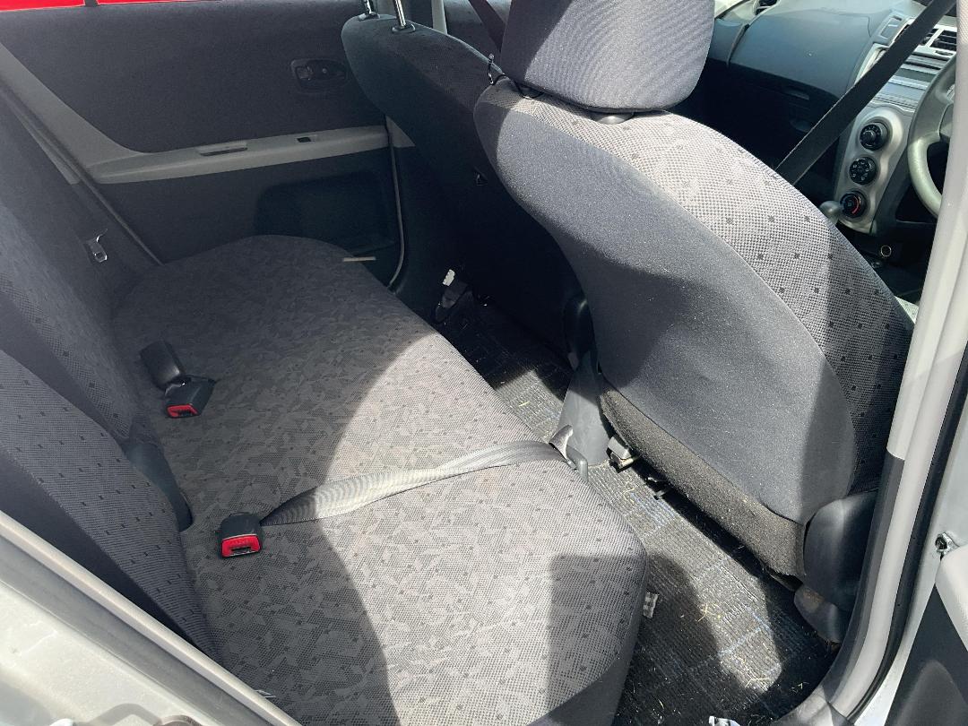 Photo '12' of Toyota Vitz Photo '12' of Toyota Vitz