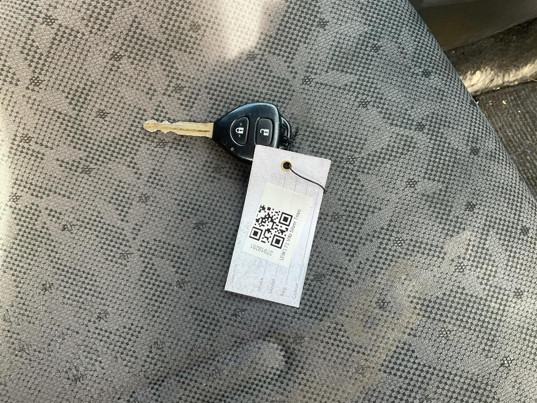 Photo '15' of Toyota Vitz Photo '15' of Toyota Vitz