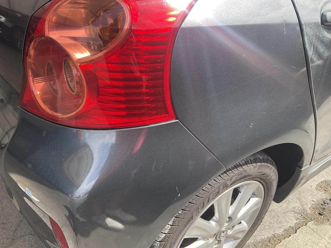 Photo '6' of Toyota Vitz