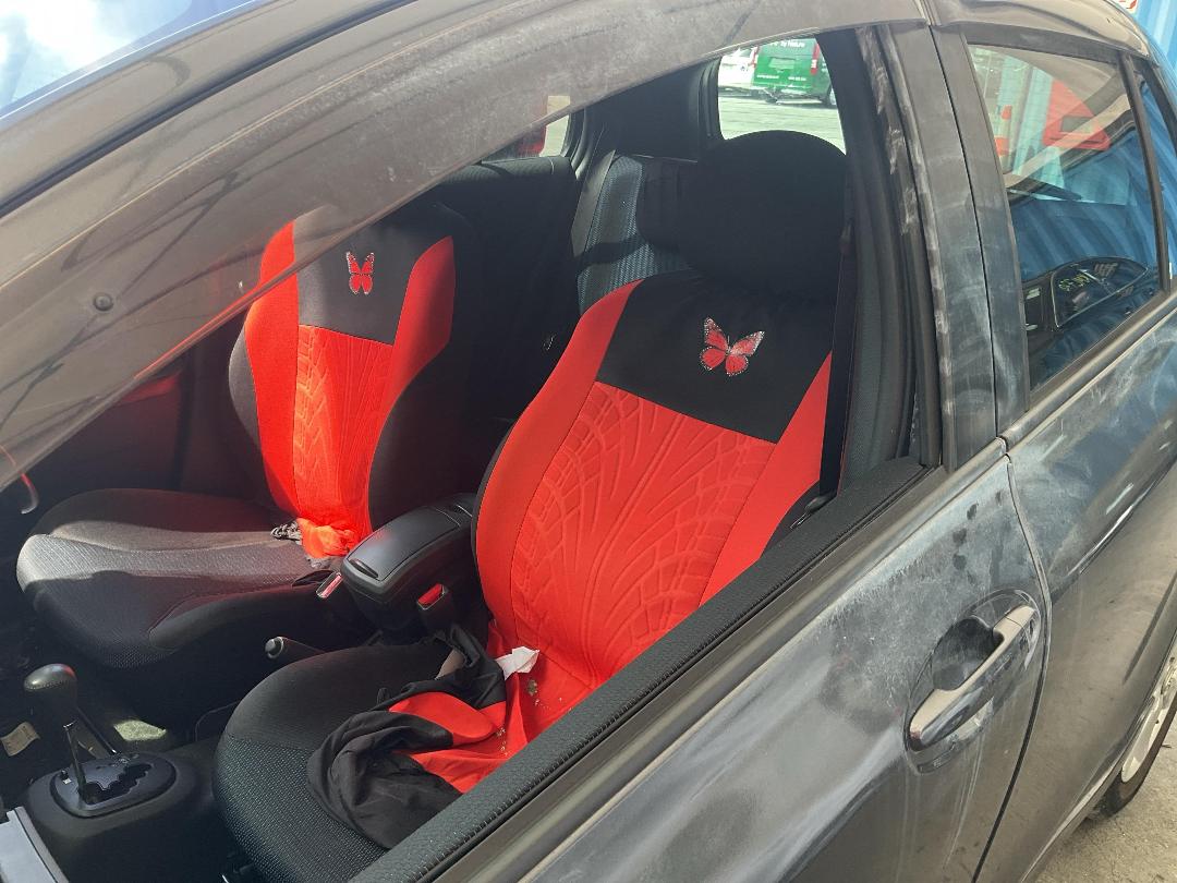 Photo '15' of Toyota Vitz