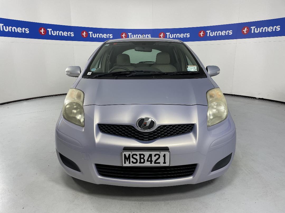 Photo '2' of Toyota Vitz Photo '2' of Toyota Vitz