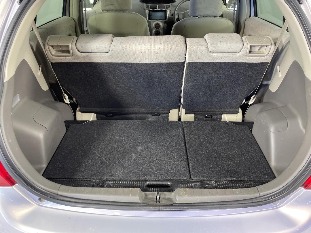 Photo '14' of Toyota Vitz Photo '14' of Toyota Vitz