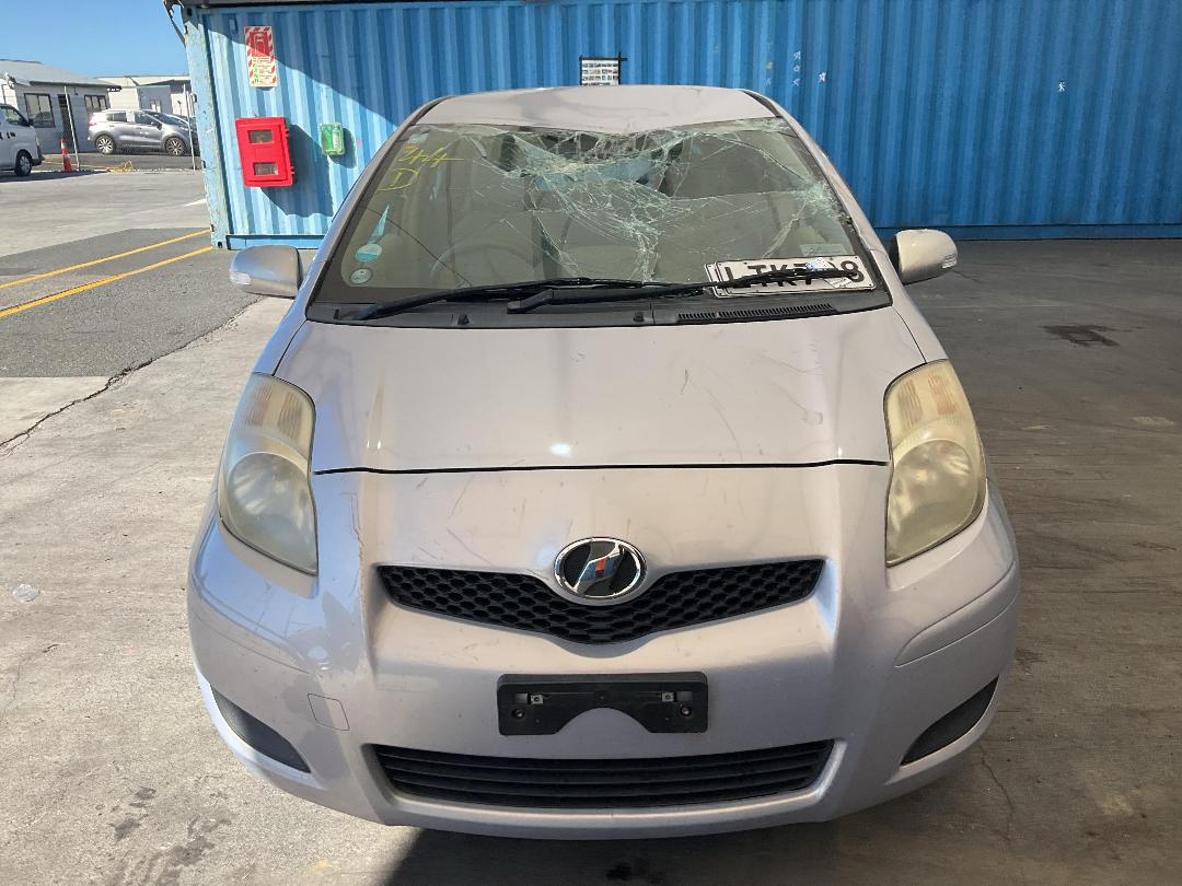 Photo '2' of Toyota Vitz