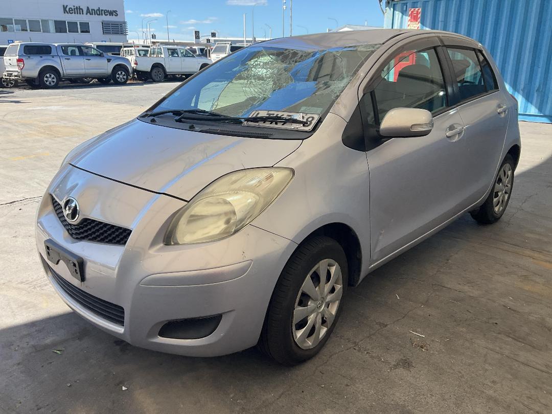 Photo '3' of Toyota Vitz