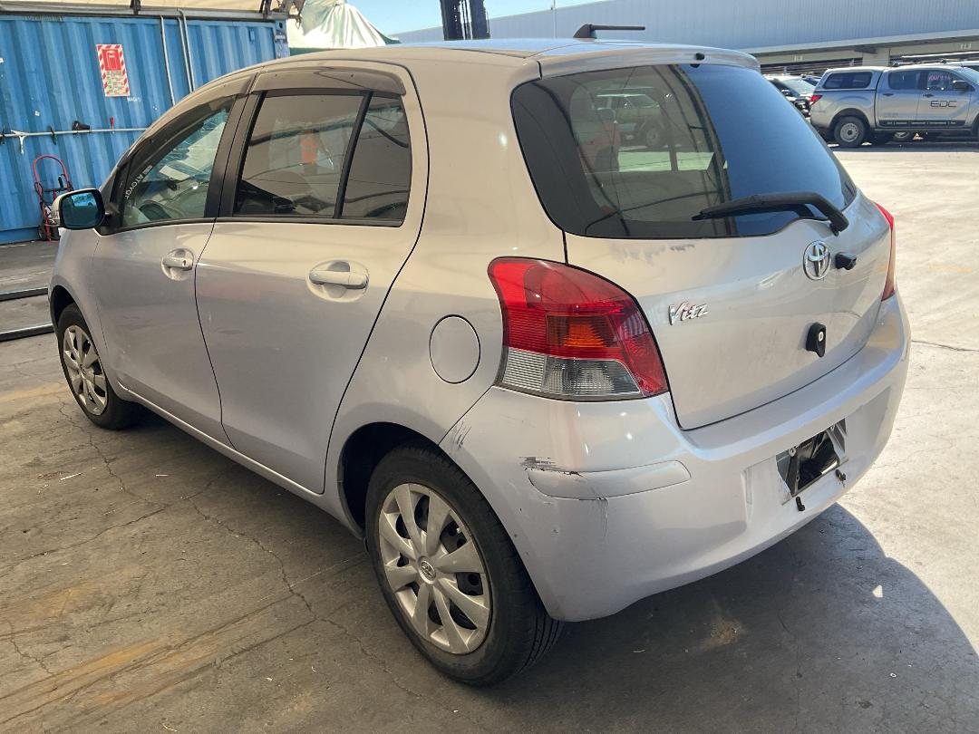 Photo '4' of Toyota Vitz