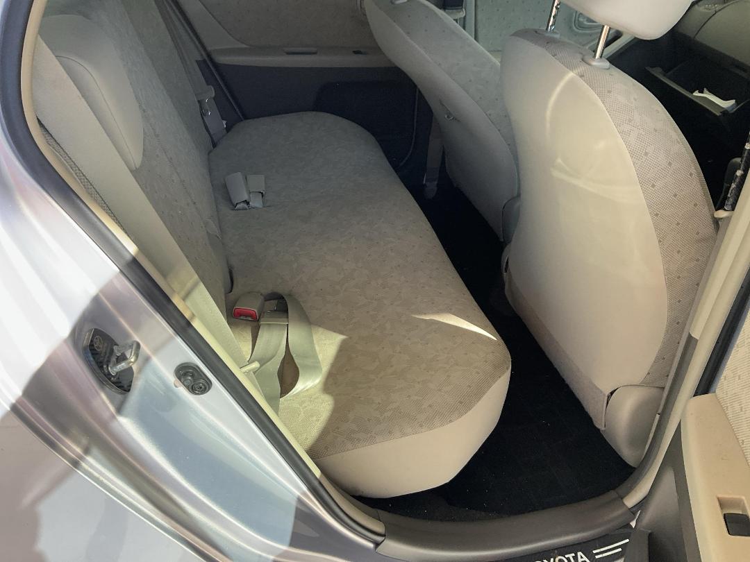 Photo '7' of Toyota Vitz