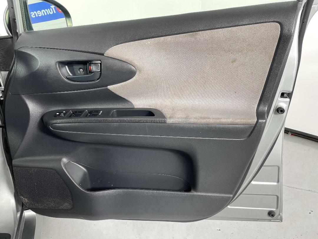 Photo '15' of Toyota Wish Photo '15' of Toyota Wish