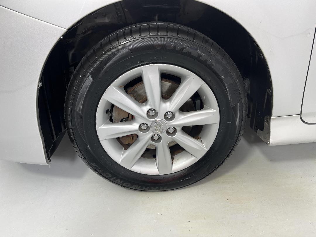 Photo '10' of Toyota Wish