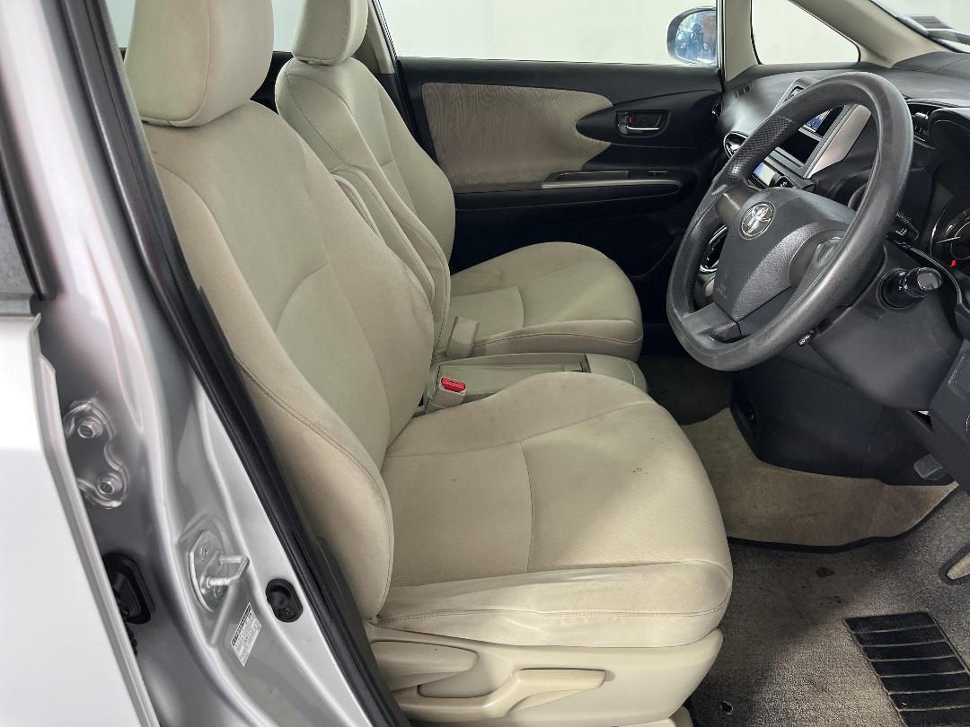 Photo '16' of Toyota Wish