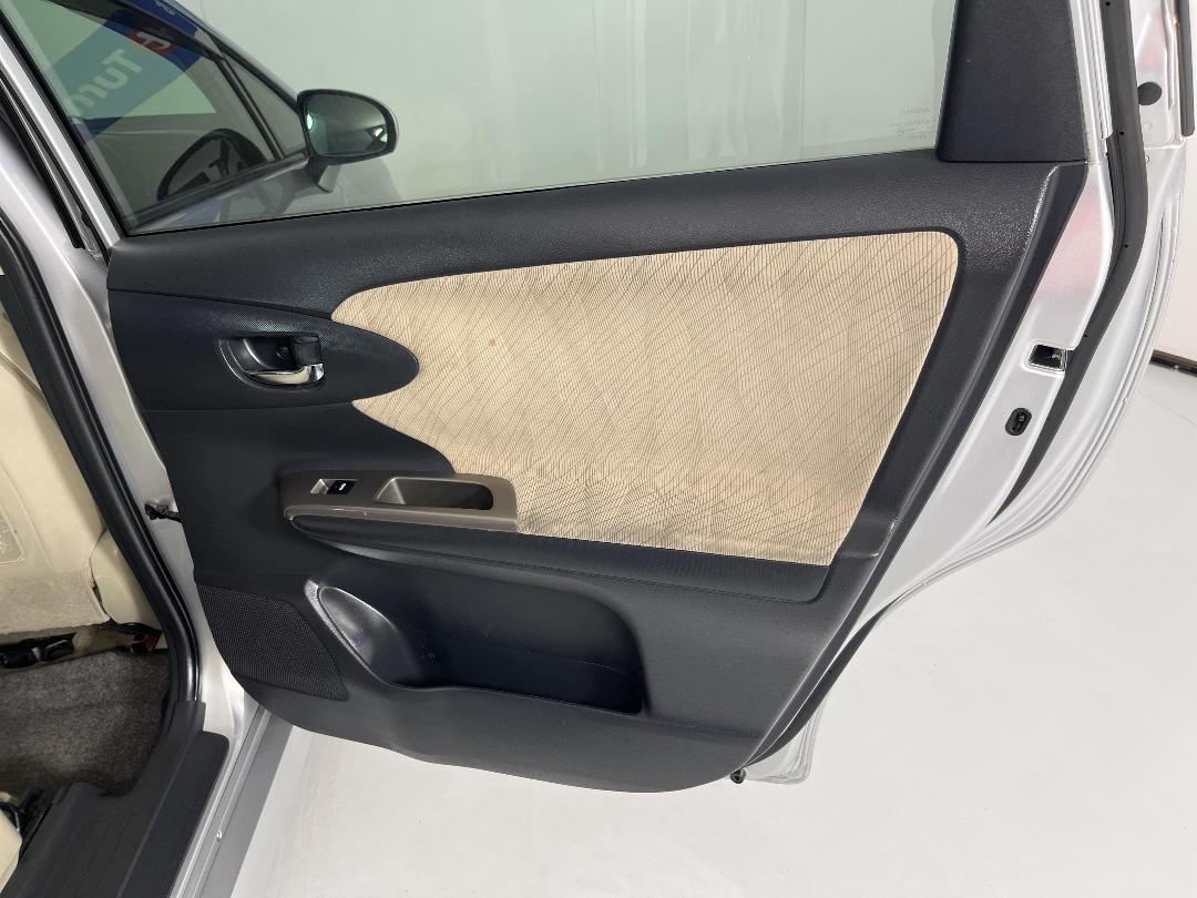 Photo '19' of Toyota Wish