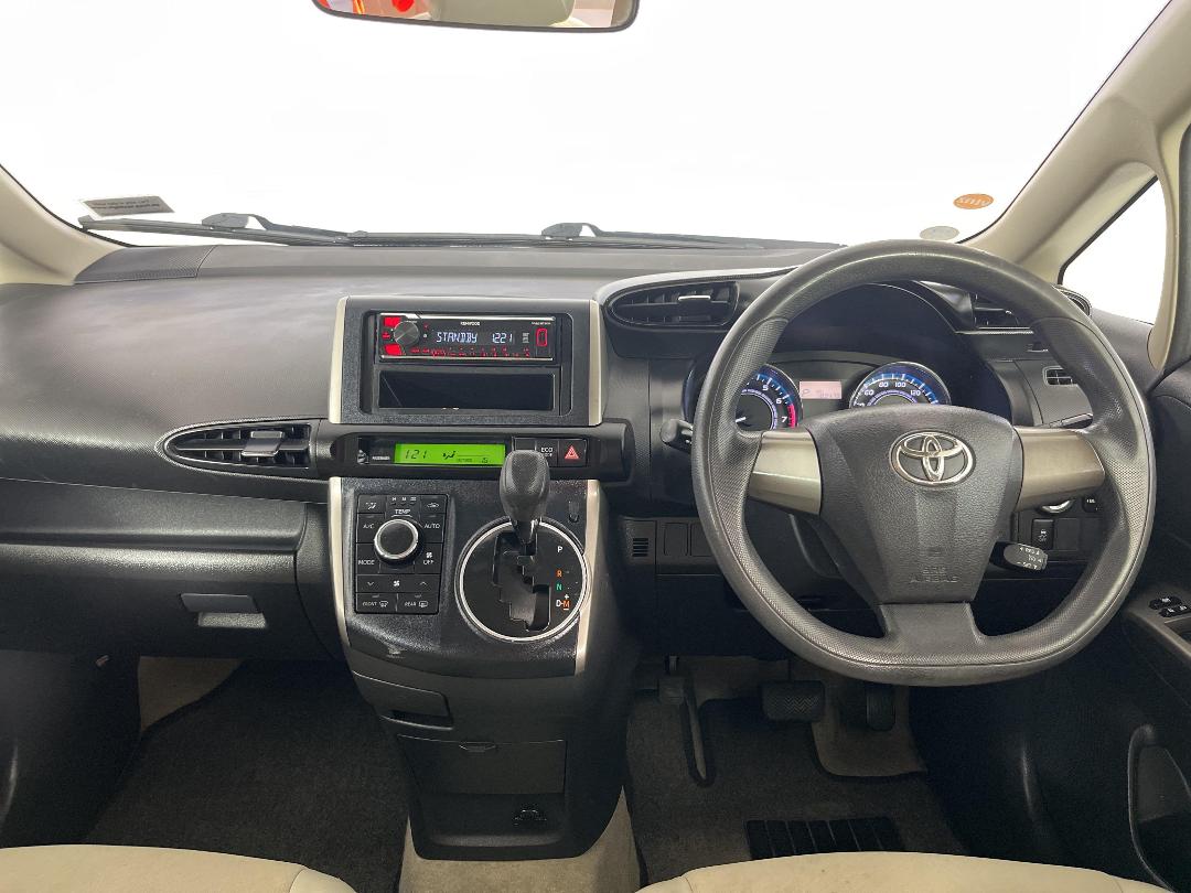 Photo '17' of Toyota Wish