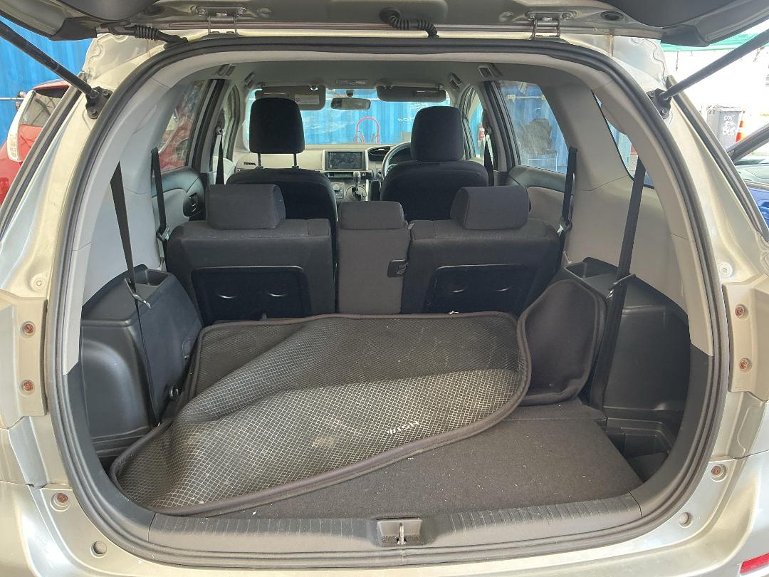 Photo '24' of Toyota Wish