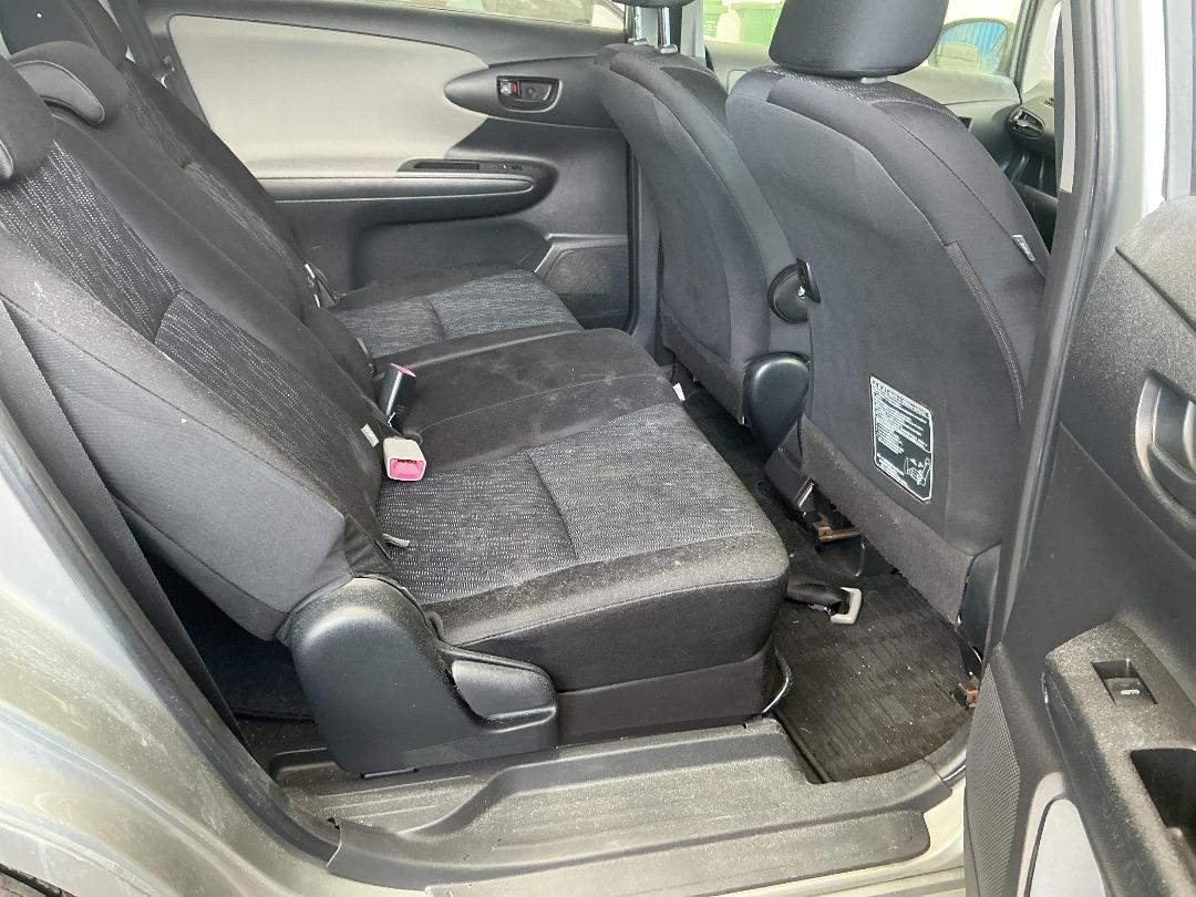 Photo '23' of Toyota Wish