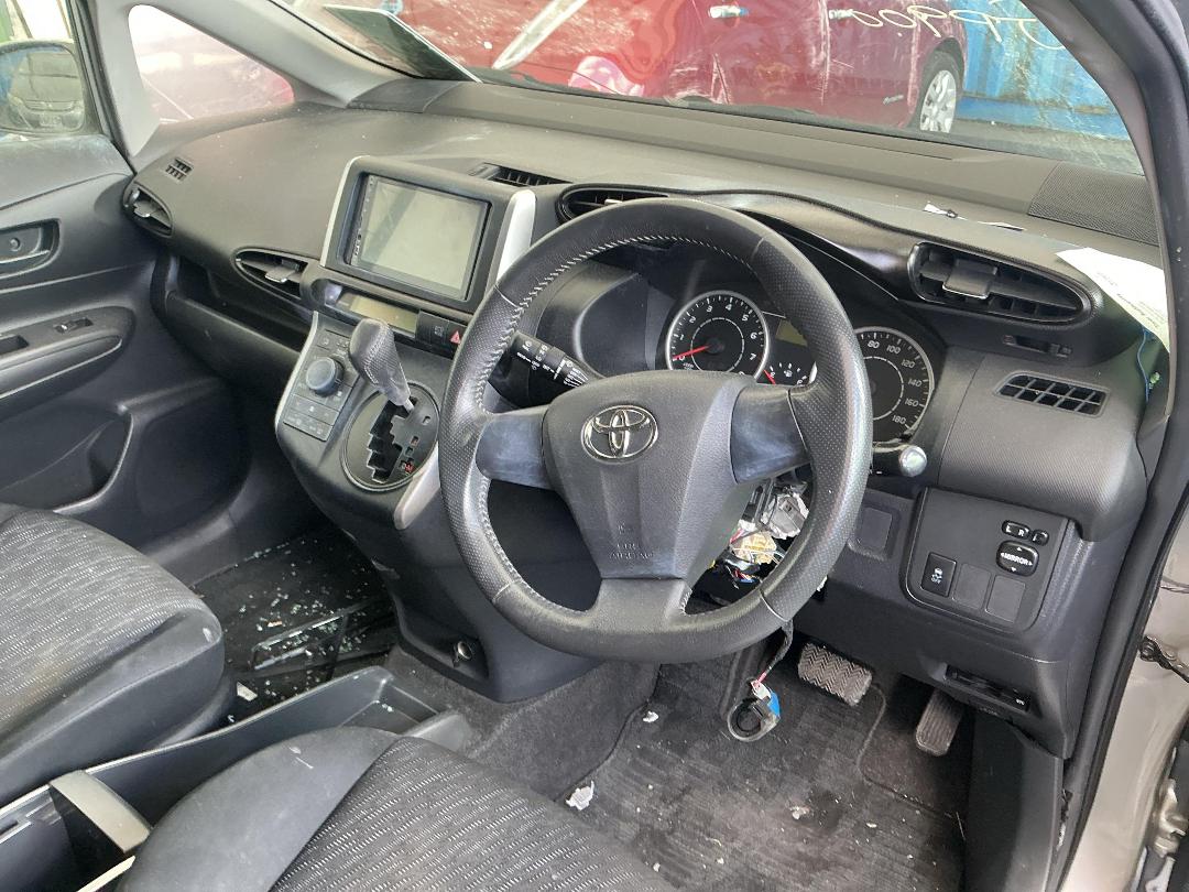 Photo '18' of Toyota Wish