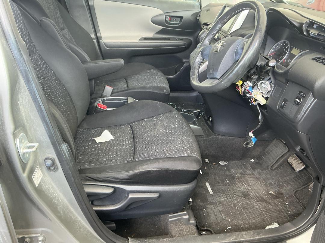 Photo '17' of Toyota Wish