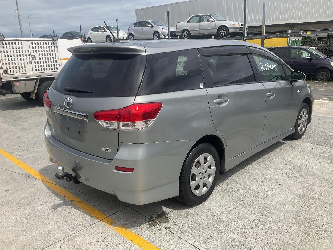 Photo '6' of Toyota Wish