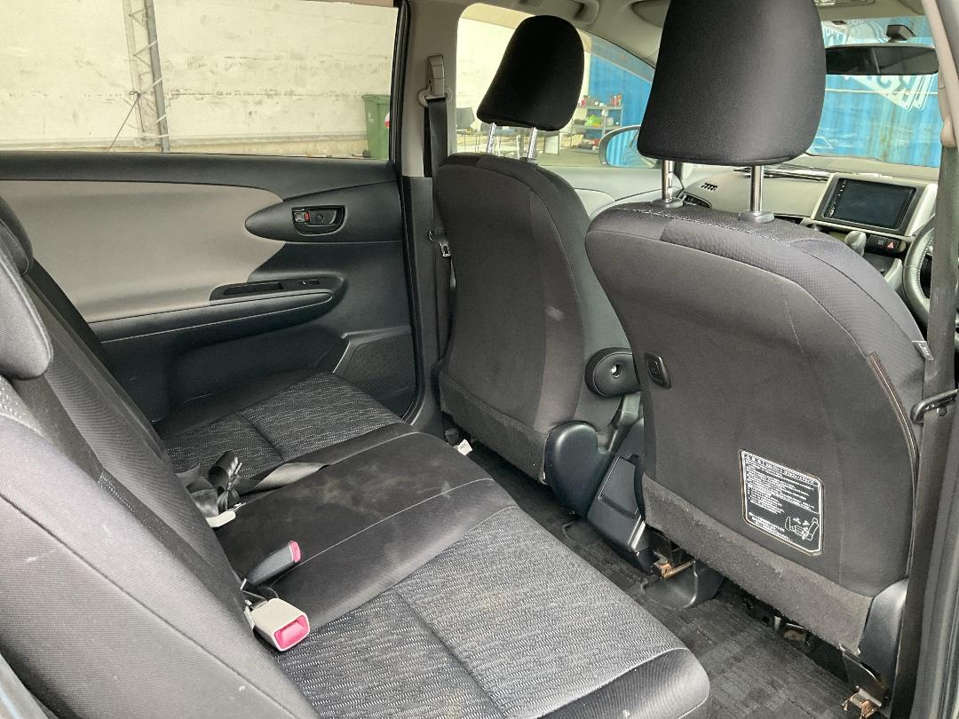 Photo '30' of Toyota Wish