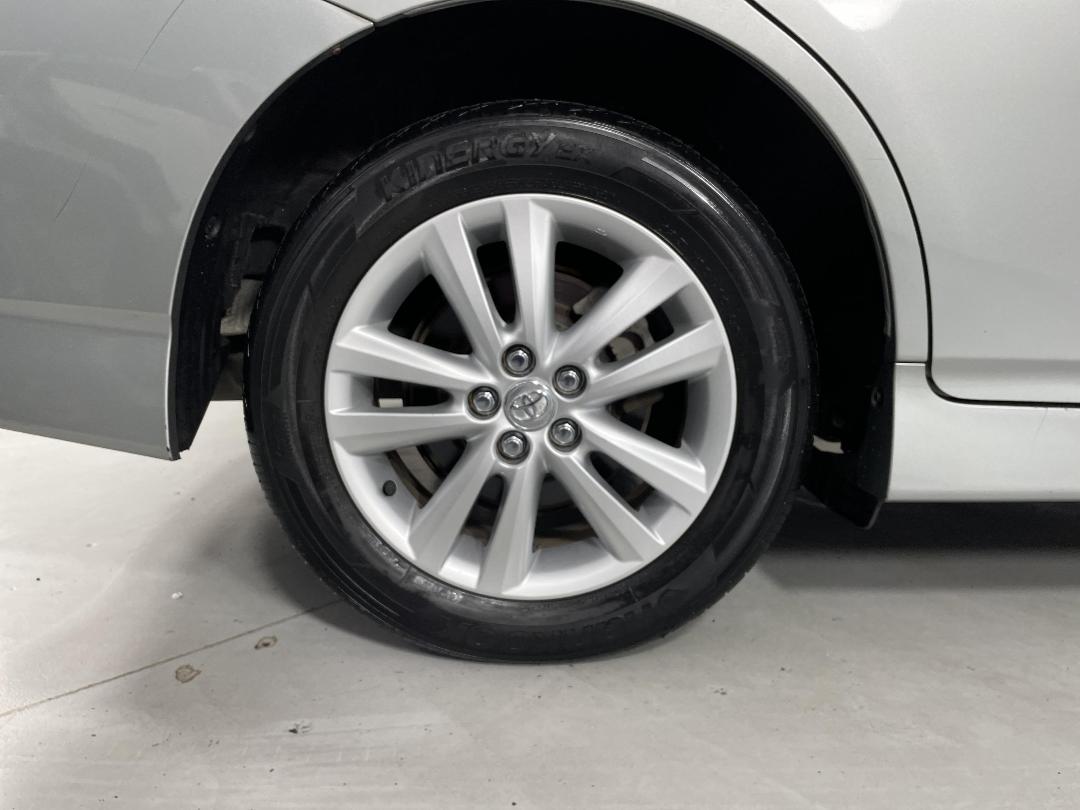 Photo '12' of Toyota Wish Photo '12' of Toyota Wish