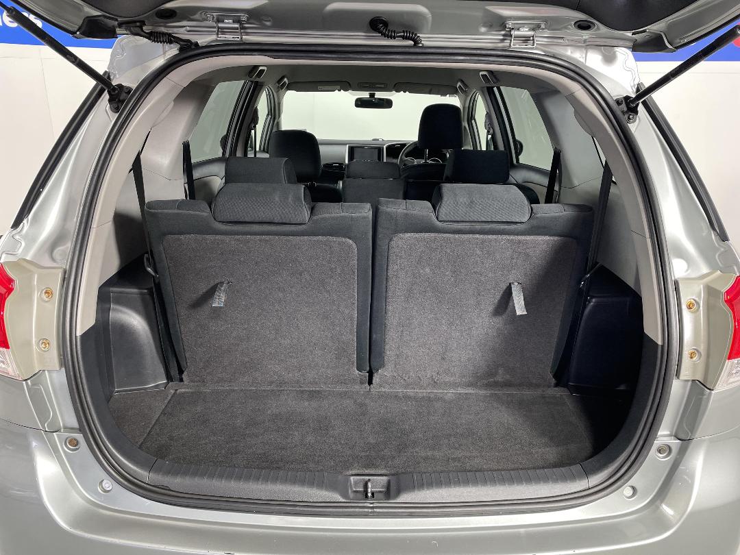 Photo '14' of Toyota Wish Photo '14' of Toyota Wish