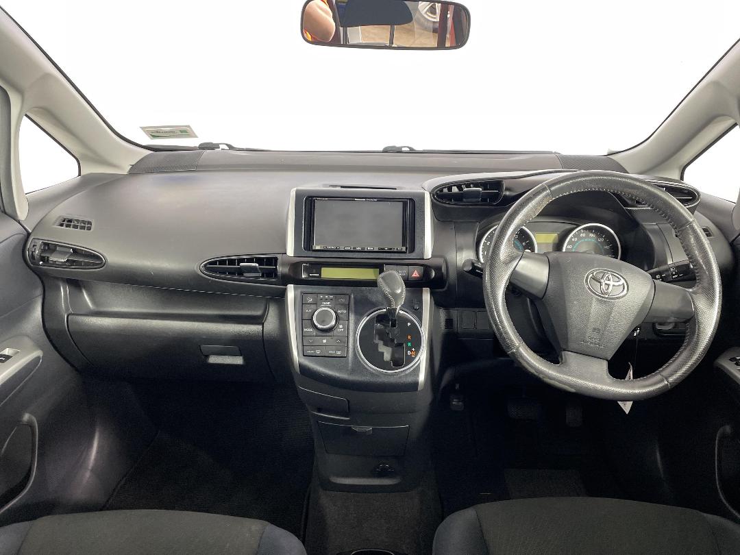 Photo '17' of Toyota Wish Photo '17' of Toyota Wish