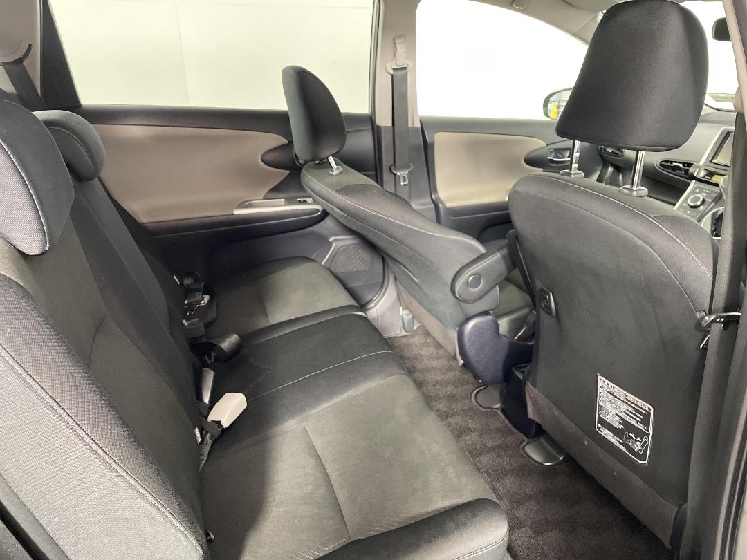 Photo '20' of Toyota Wish Photo '20' of Toyota Wish