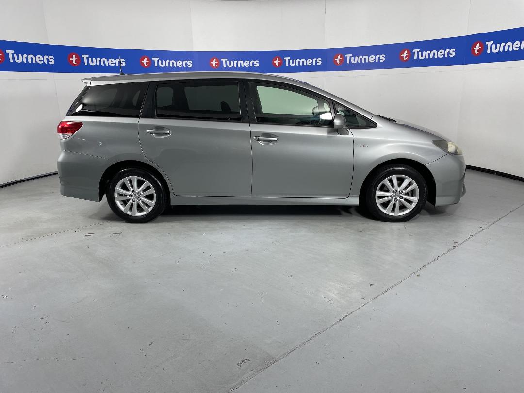 Photo '23' of Toyota Wish Photo '23' of Toyota Wish