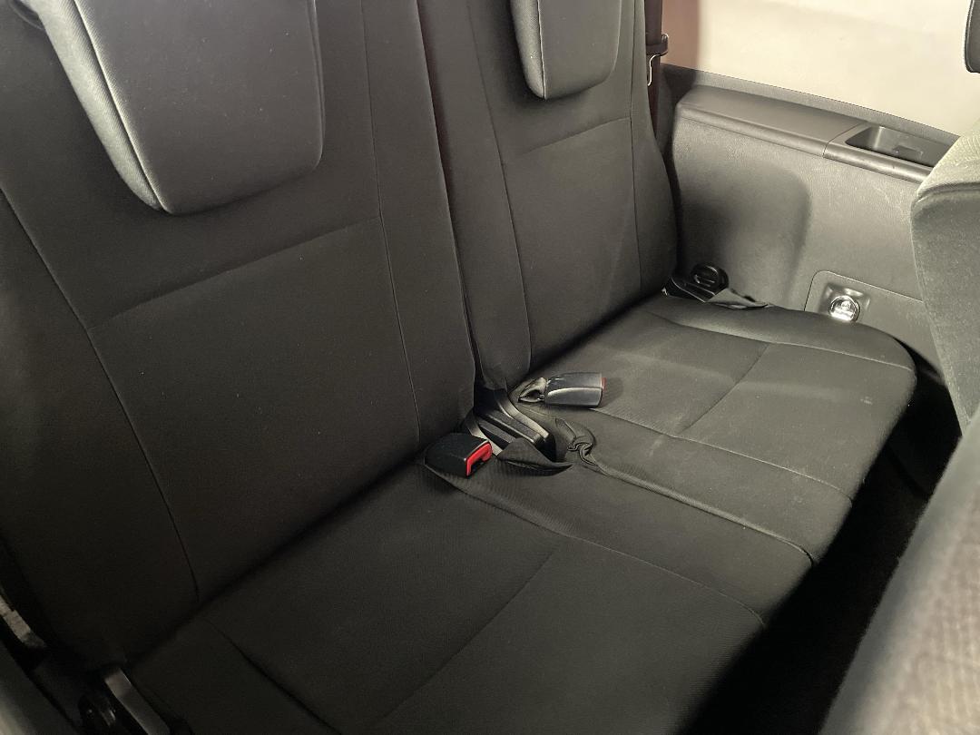 Photo '25' of Toyota Wish Photo '25' of Toyota Wish