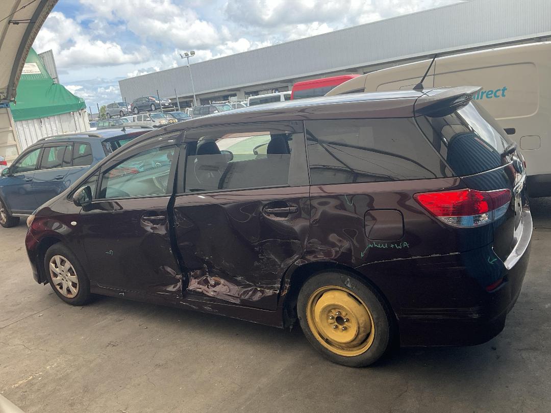 Photo '15' of Toyota Wish Photo '15' of Toyota Wish