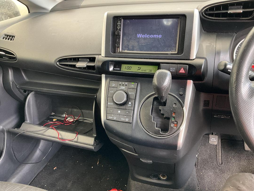 Photo '27' of Toyota Wish Photo '27' of Toyota Wish