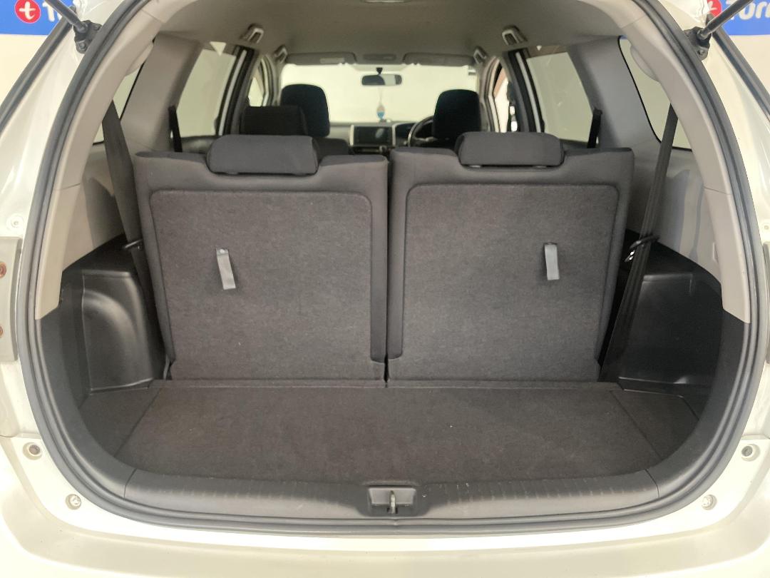 Photo '14' of Toyota Wish Photo '14' of Toyota Wish