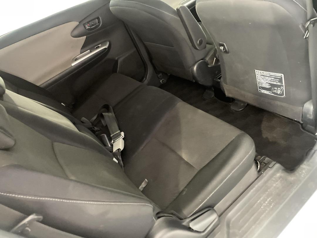 Photo '20' of Toyota Wish Photo '20' of Toyota Wish