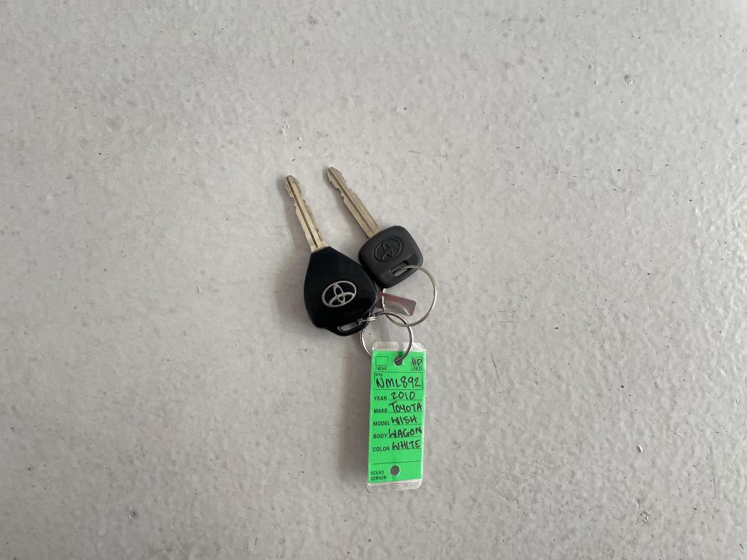 Photo '22' of Toyota Wish Photo '22' of Toyota Wish