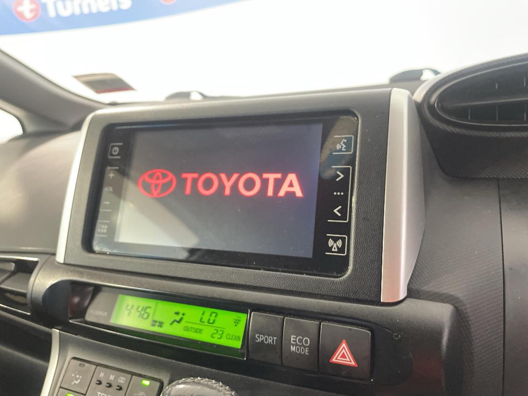 Photo '25' of Toyota Wish Photo '25' of Toyota Wish