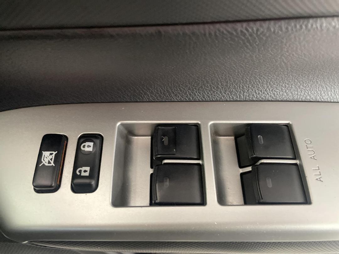 Photo '23' of Toyota Wish Photo '23' of Toyota Wish