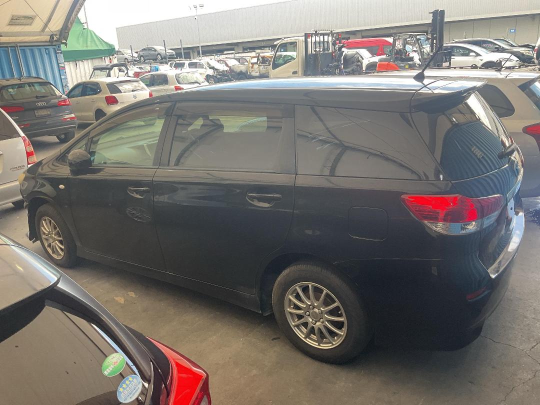 Photo '8' of Toyota Wish Photo '8' of Toyota Wish