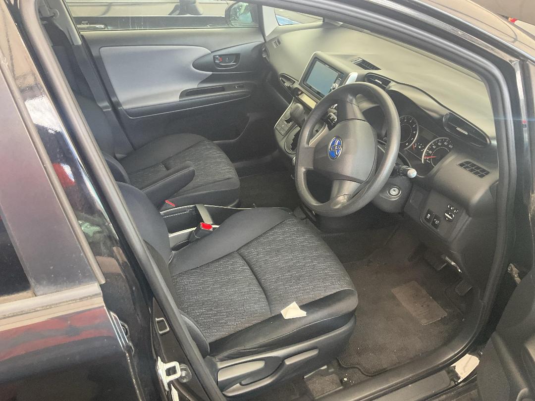 Photo '19' of Toyota Wish Photo '19' of Toyota Wish