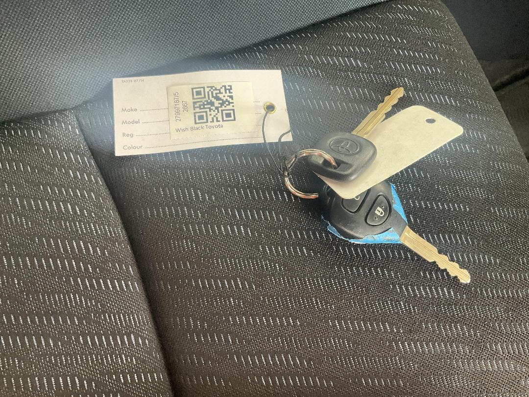 Photo '18' of Toyota Wish Photo '18' of Toyota Wish