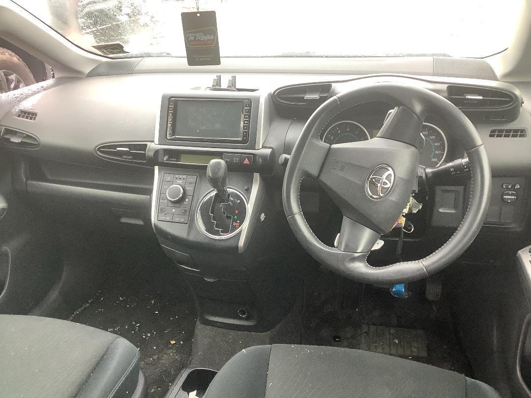 Photo '13' of Toyota Wish