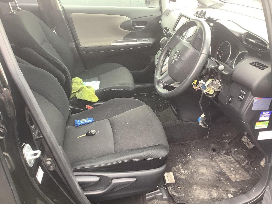 Photo '14' of Toyota Wish