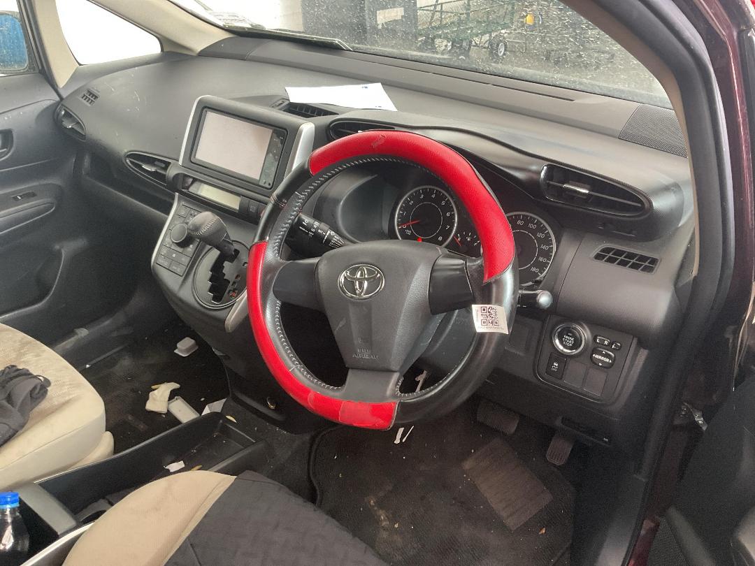 Photo '23' of Toyota Wish