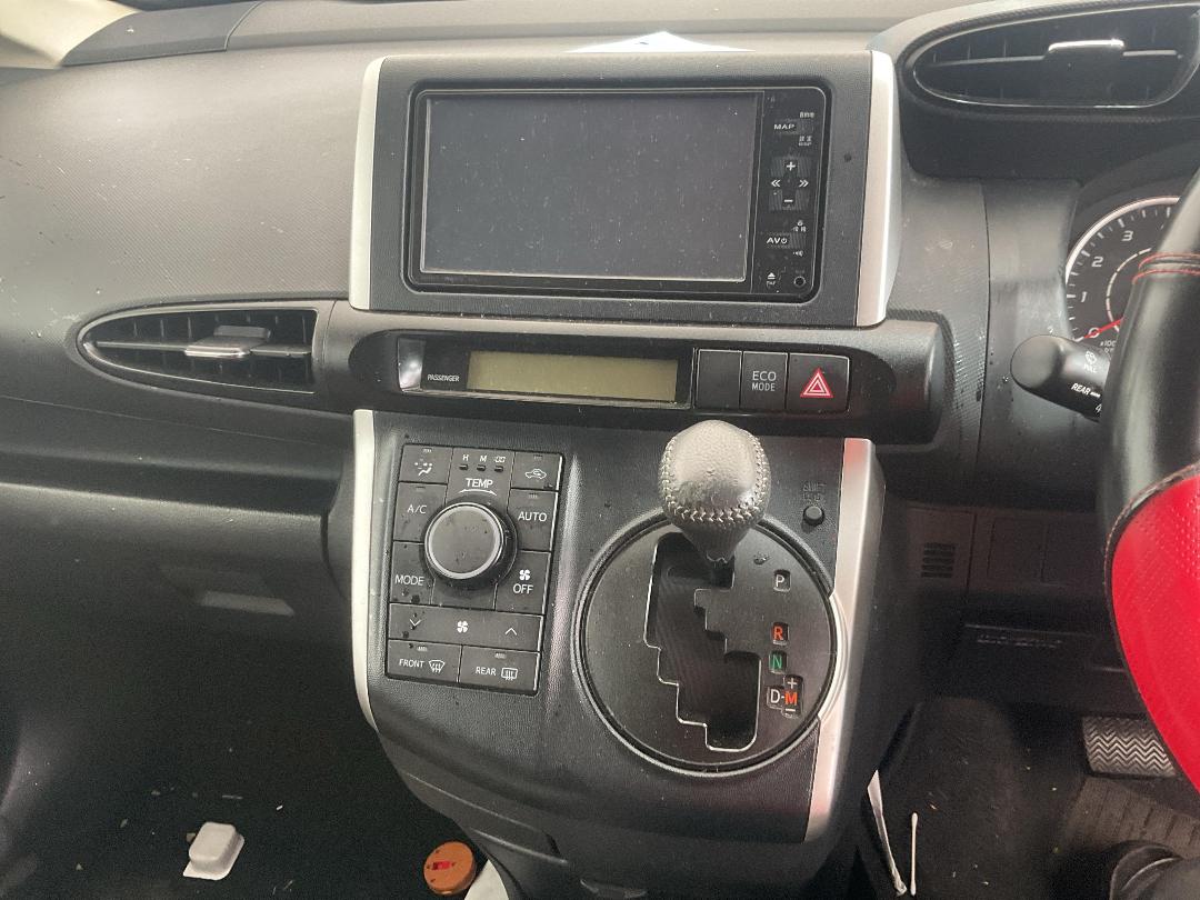 Photo '25' of Toyota Wish