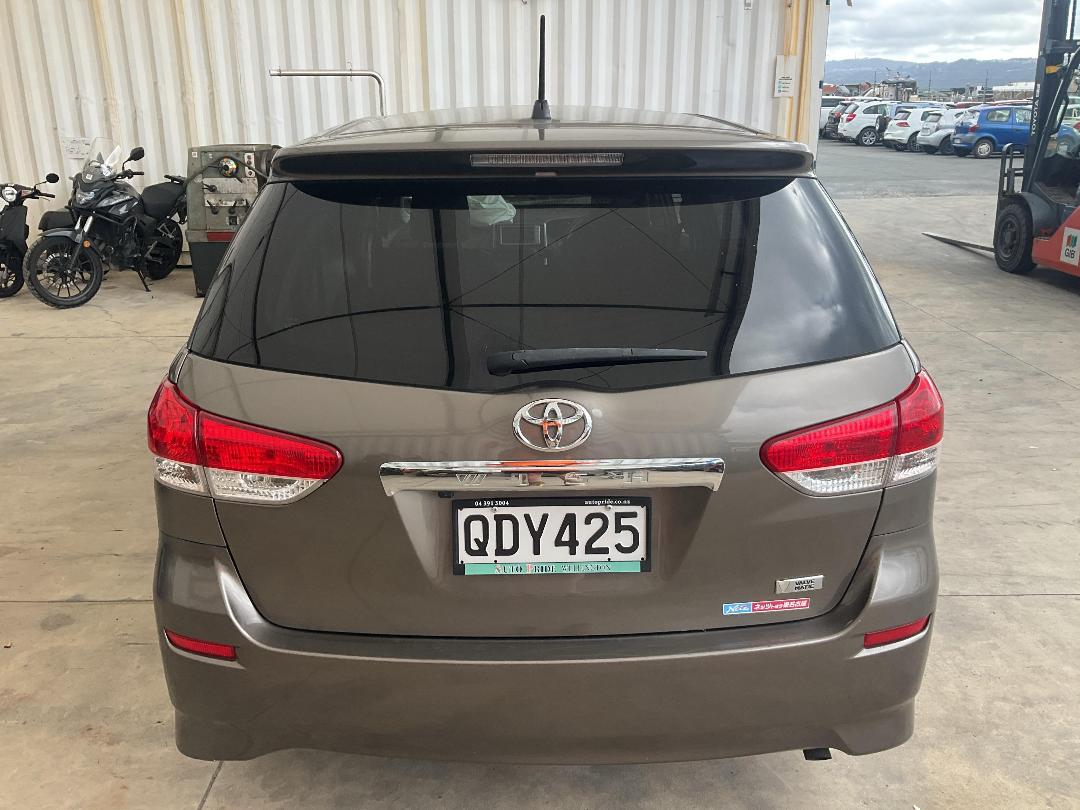 Photo '4' of Toyota Wish