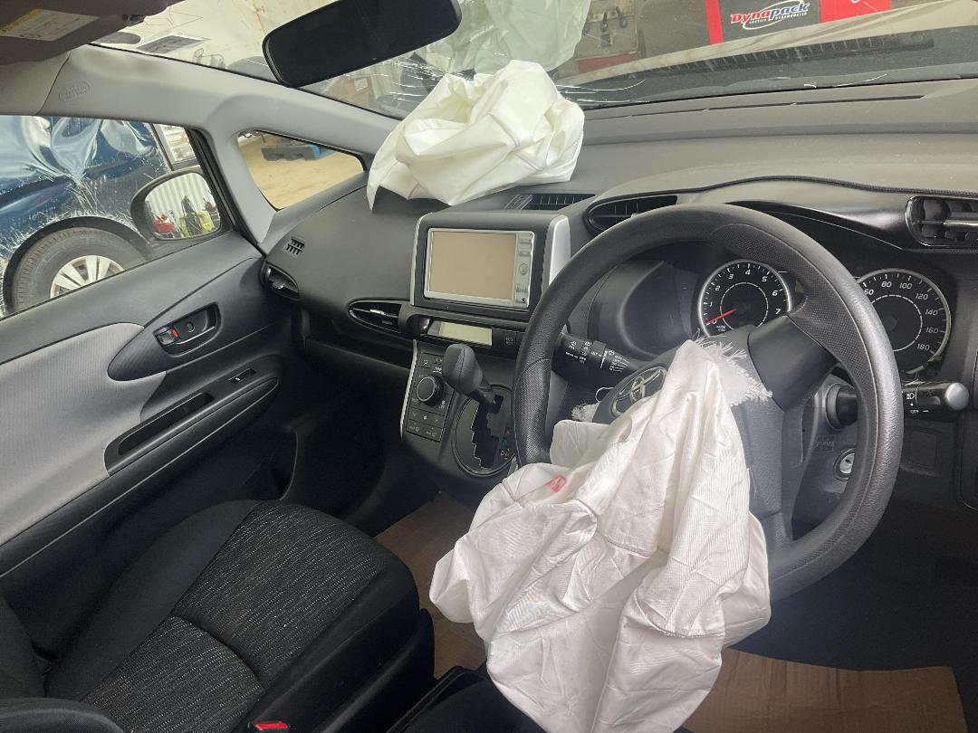 Photo '10' of Toyota Wish