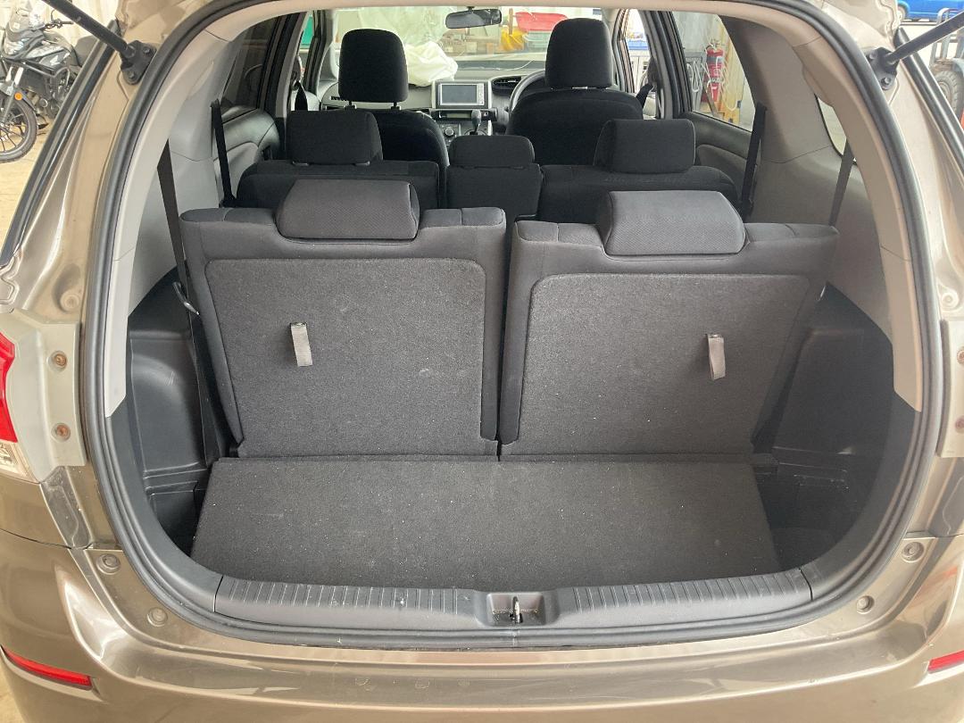 Photo '12' of Toyota Wish