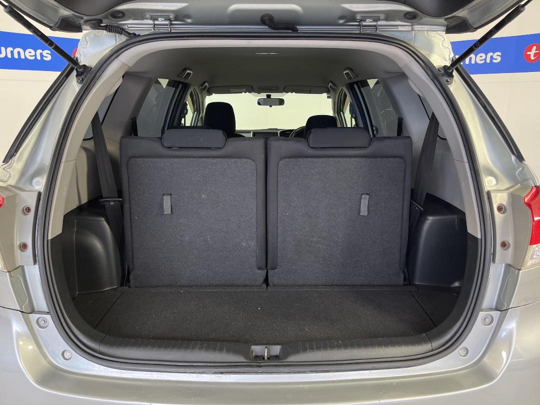 Photo '14' of Toyota Wish Photo '14' of Toyota Wish