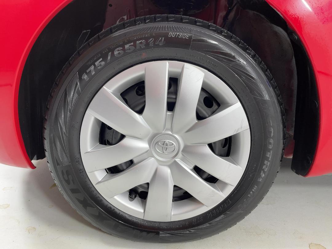 Photo '10' of Toyota Yaris