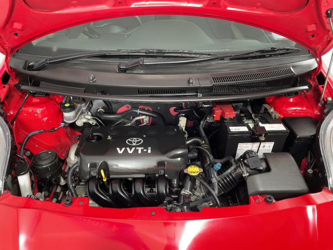 Photo '13' of Toyota Yaris